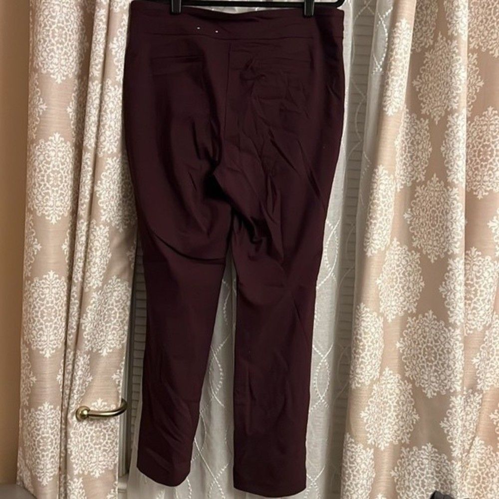 Womens Roz & Ali pull on Pants Size 16 with button detail - Picture 3 of 4